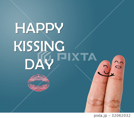 Happy kissing day. 32062032