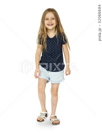 Young caucasian girl in a shoot Young caucasian girl in a shoot 32066684