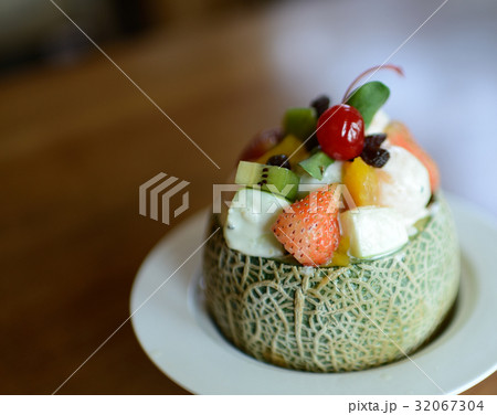 Melon with fruit Dalad 32067304