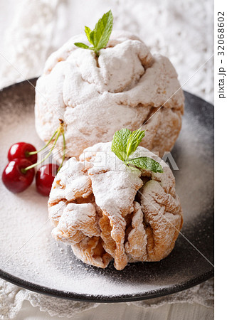 crisp shortbread snowball cake with fresh mint crisp shortbread snowball cake with fresh mint 32068602