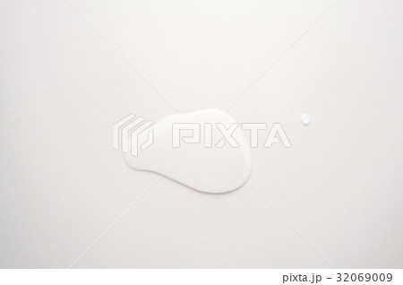 しずく 落下 滴 32069009