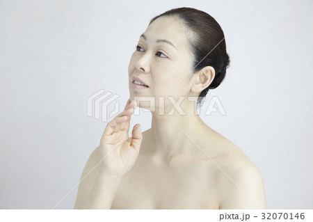 40代女性、ヘルスケア 32070146