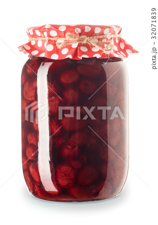 glass jar of cherry jam isolated 32071839