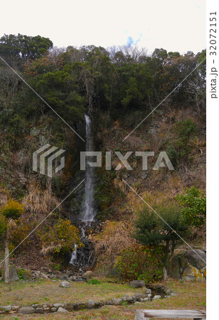 越前岬の白竜の滝公園 32072151