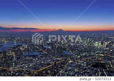 都市風景夜景／Aerial view 32073313