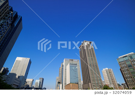 ほたるまちから見る中之島のビル群 32074059