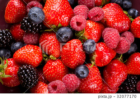 Soft fruits on plate Soft fruits on plate 32077170