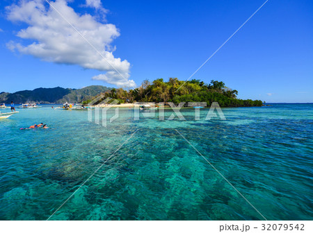 Tropical sea at sunny day in Coron, Philippines 32079542