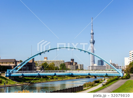 Tokyo skytree with blue sky Tokyo,Japan Tokyo skytree with blue sky Tokyo,Japan 32079810
