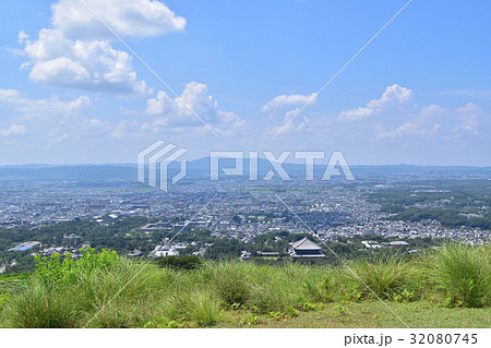 若草山からの奈良市街の眺め 若草山からの奈良市街の眺め 32080745