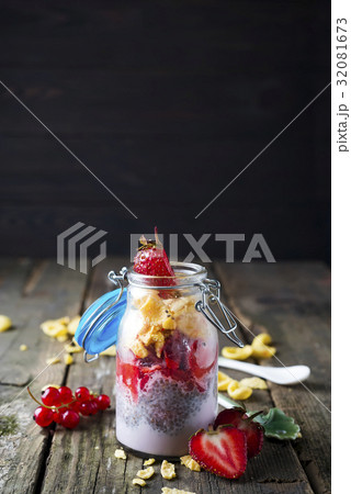 Buckwheat with Chia Pudding 32081673