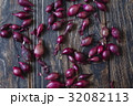 Background of fresh small red onion 32082113