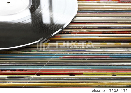 レコード 32084135