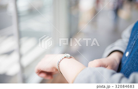 女性ポートレート 32084683