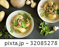 baked potatoes in cream sauce 32085278