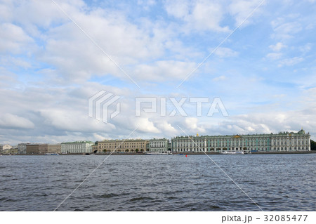 Panoramic view of the Palace embankment, the 32085477