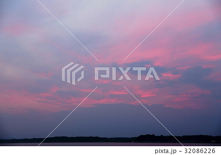 涸沼の夕景　茨城県大洗町 32086226