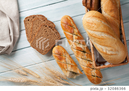 Fresh bread Fresh bread 32086366