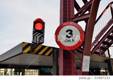 スペイン　ビルバオ　ビスカヤ橋 32087232