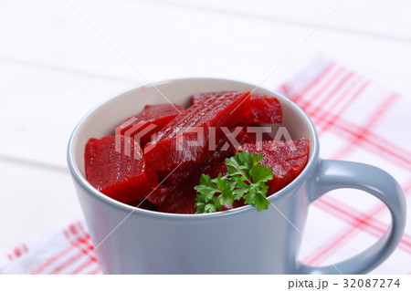 sliced and pickled beetroot sliced and pickled beetroot 32087274