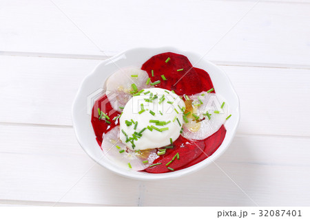 beetroot and white radish carpaccio with yogurt 32087401