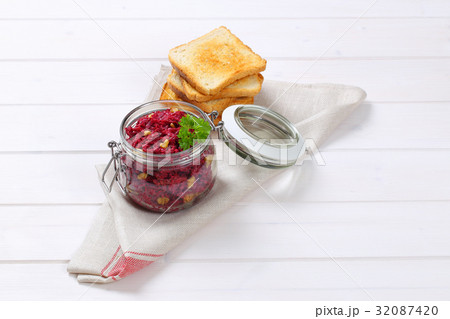 fresh beetroot spread with toast 32087420