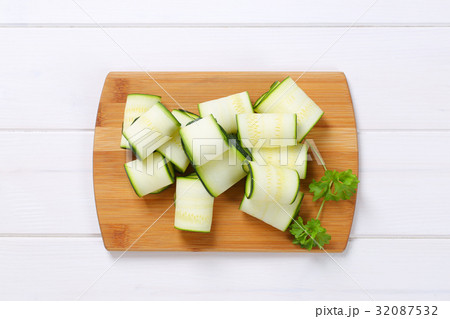 raw zucchini strips 32087532