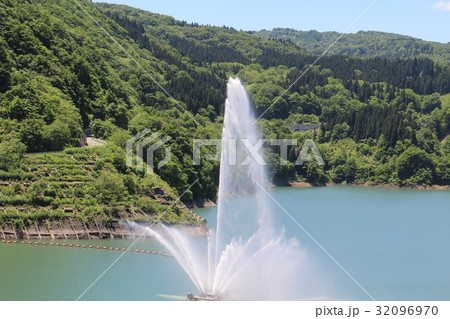 月山湖大噴水 32096970