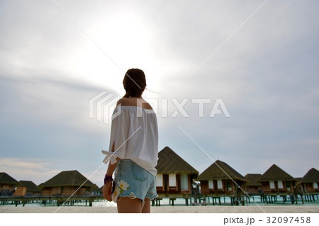 girl  32097458
