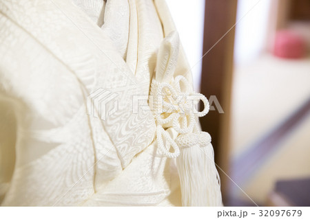 和装　結婚式　白無垢イメージ 32097679