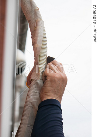 エアコン工事　屋外 32099072