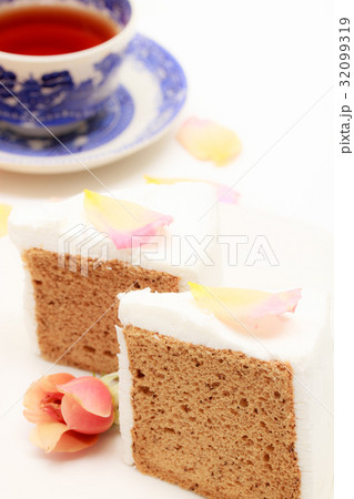 紅茶のシフォンケーキ 32099319