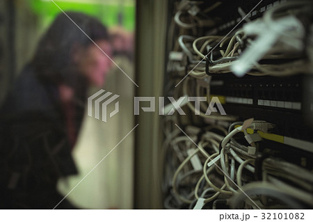 Close-Up of rack mounted server 32101082