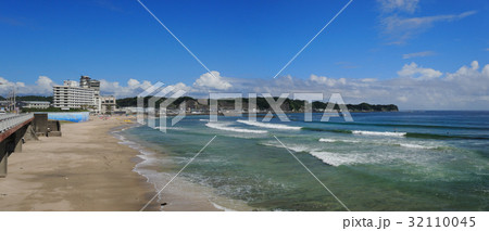 勝浦湾と八幡岬　勝浦海水浴場 32110045