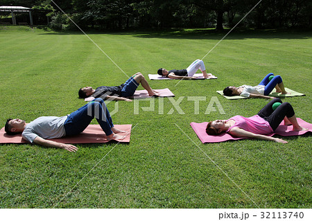 ピラティス　ヨガ 32113740