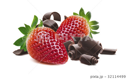 Strawberry chocolate curls isolated on white 32114499