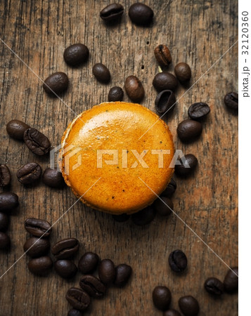 Macaroon coffee 32120360