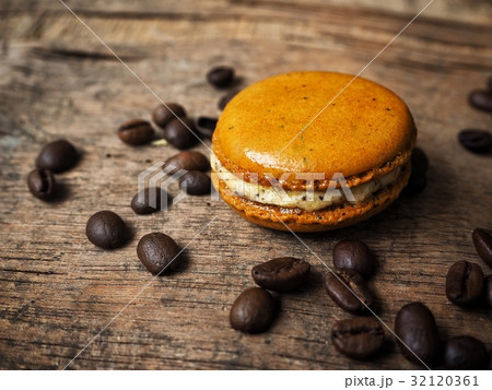 Macaroon coffee 32120361