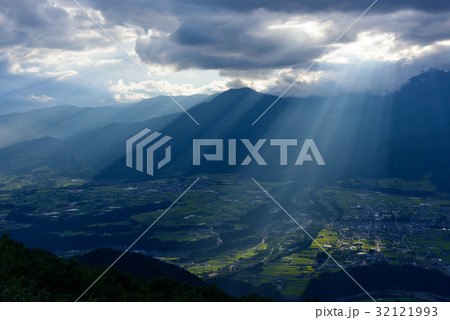 薄明光線（天使の梯子） 32121993