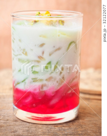 Falooda Indian dessert 32122077