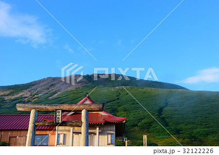 白山室堂　白山神社と御前峰 32122226