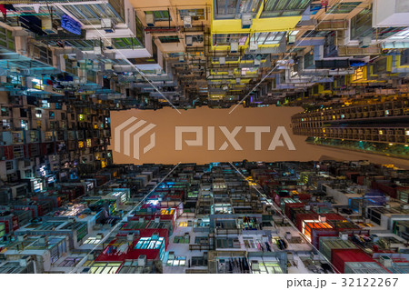 Traditional residencial facade Hong Kong 32122267