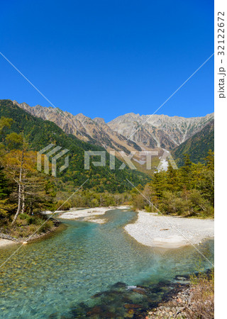 北アルプス 穂高連峰と梓川 上高地からの眺め 北アルプス 穂高連峰と梓川 上高地からの眺め 32122672