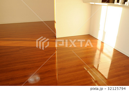 ハウスクリーニング　ピカピカの床 32125794