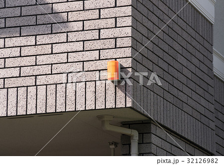 住宅のセキュリティランプ　警報ランプ 32126982