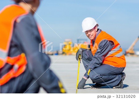 worker measure construction worker measure construction 32131020