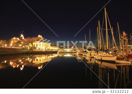 Canada Canada 32132212