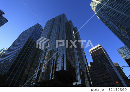 Canada Canada 32132360