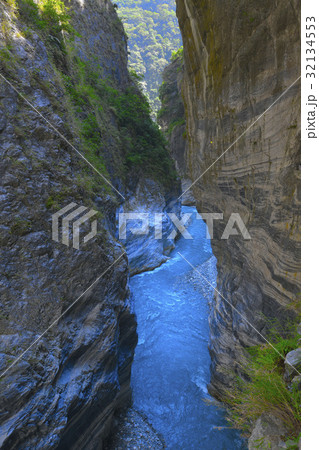 East of Taiwan East of Taiwan 32134553