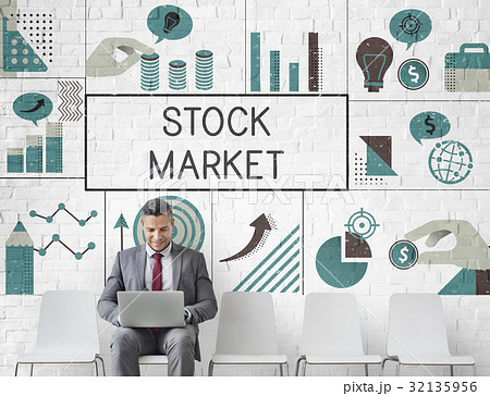Businessman planning financial investment chart Businessman planning financial investment chart 32135956
